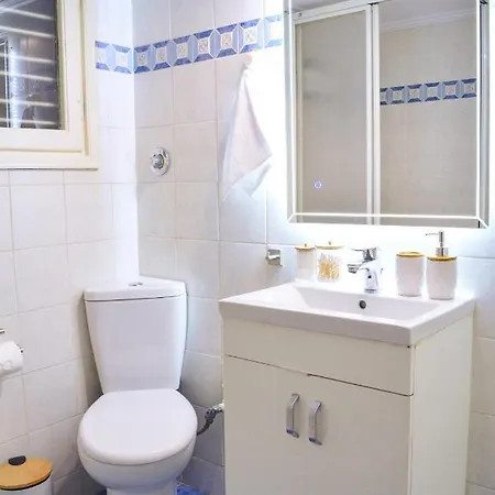 Your Comfy In Acropolis Area Apartment Athens