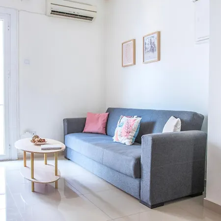 Your Comfy In Acropolis Area Apartment