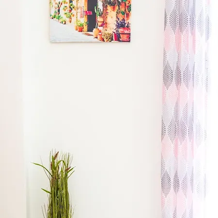 Your Comfy In Acropolis Area Apartment Athens